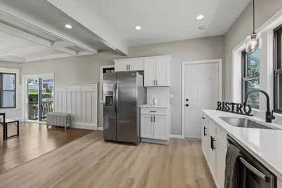 61 W Glen St, Holyoke, MA 01040 - Photo 4