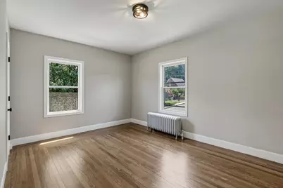 61 W Glen St, Holyoke, MA 01040 - Photo 28