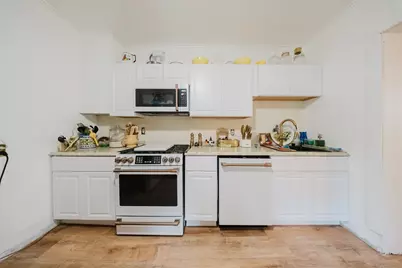 14 Center St, Holyoke, MA 01040 - Photo 2