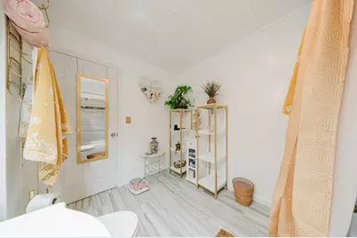 14 Center St, Holyoke, MA 01040 - Photo 10