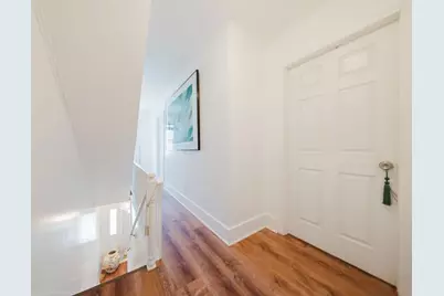 14 Center St, Holyoke, MA 01040 - Photo 12