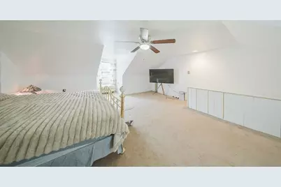 14 Center St, Holyoke, MA 01040 - Photo 20