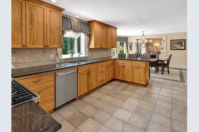 6 Windsor Pl, Mansfield, MA 02048 - Photo 8