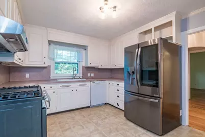 97 Overlook Dr, Springfield, MA 01118 - Photo 6
