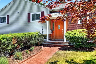 32 Bobolink Rd, Wellesley, MA 02481 - Photo 2