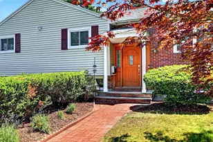 32 Bobolink Rd, Wellesley, MA 02481 - Photo 2