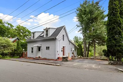 48 Valley St, Wakefield, MA 01880 - Photo 2