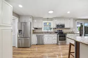 8 Sloane Dr, Framingham, MA 01701 - Photo 6