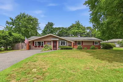 8 Sloane Dr, Framingham, MA 01701 - Photo 2