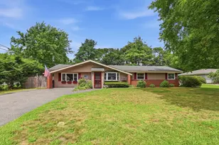 8 Sloane Dr, Framingham, MA 01701 - Photo 2