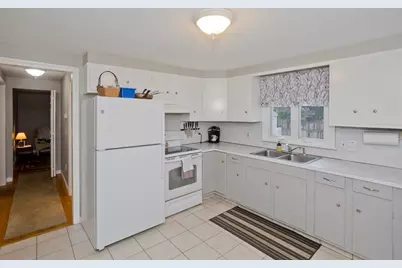 164 Barbara St, Westfield, MA 01085 - Photo 10