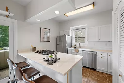 14 Holton St #3, Medford, MA 02155 - Photo 8