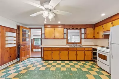 16 Hobson St, Leominster, MA 01453 - Photo 6
