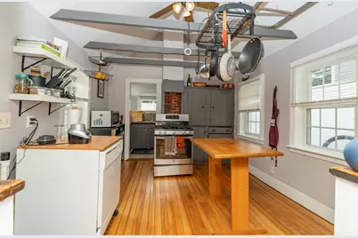 6 Spring St, Amesbury, MA 01913 - Photo 2