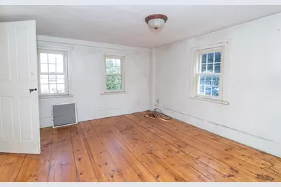6 Spring St, Amesbury, MA 01913 - Photo 20