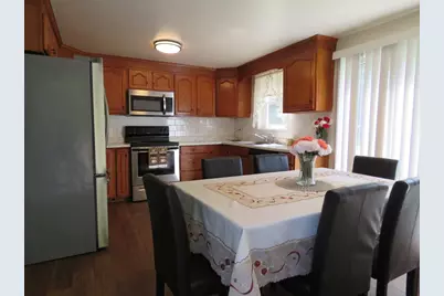55-1/2 Liberty St, Taunton, MA 02718 - Photo 4