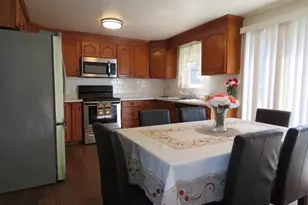 55-1/2 Liberty St, Taunton, MA 02718 - Photo 4