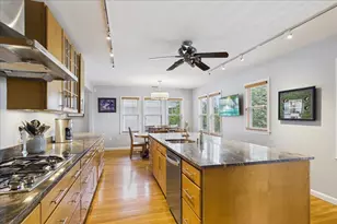 52 Boutwell St, Boston, MA 02122 - Photo 22
