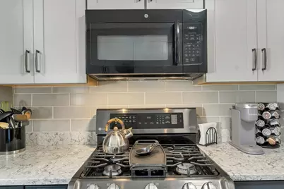 30 Woodland Park Dr #30, Haverhill, MA 01830 - Photo 8