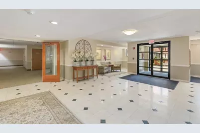100 Ledgewood Dr #410, Stoneham, MA 02180 - Photo 4