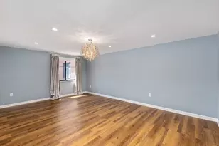 100 Ledgewood Dr, Stoneham, MA 02180 - Photo 20