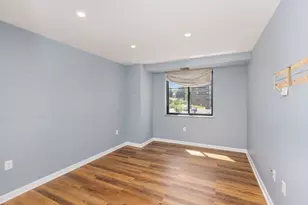 100 Ledgewood Dr, Stoneham, MA 02180 - Photo 24