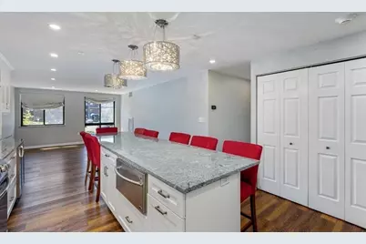 100 Ledgewood Dr #410, Stoneham, MA 02180 - Photo 8