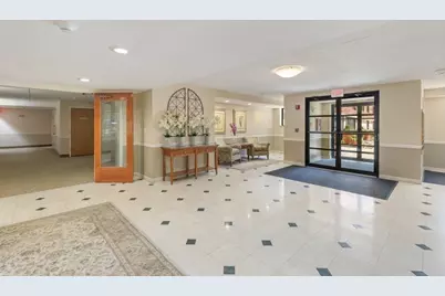 100 Ledgewood Dr #410, Stoneham, MA 02180 - Photo 4