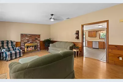 51 Point St, Berkley, MA 02779 - Photo 8