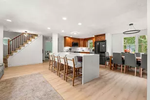 64 Spring View Dr, Lynn, MA 01904 - Photo 4