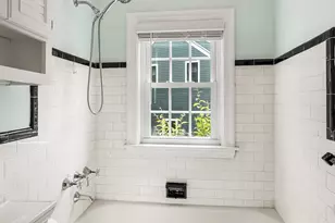 34 Langdon St, Newton, MA 02458 - Photo 8