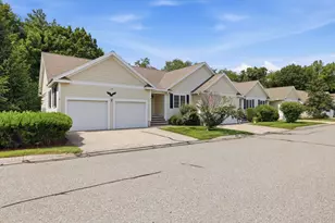 39 Russell Farm Dr, Methuen, MA 01844 - Photo 2