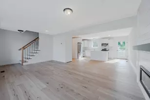 112 Genest St, Dracut, MA 01826 - Photo 8