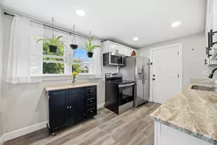 140 Everett St, Easthampton, MA 01027 - Photo 2