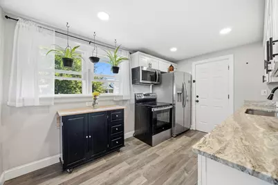 140 Everett St, Easthampton, MA 01027 - Photo 2