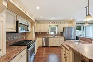 11 Carol Cir, Westfield, MA 01085 - Photo 10