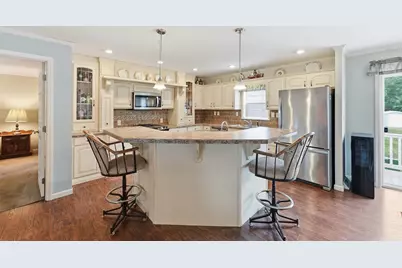 11 Carol Circle, Westfield, MA 01085 - Photo 8
