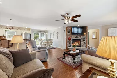 11 Carol Circle, Westfield, MA 01085 - Photo 4