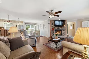 11 Carol Cir, Westfield, MA 01085 - Photo 4