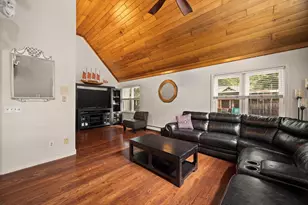 105 Lounsbury Dr, Raynham, MA 02767 - Photo 14