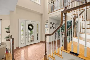 105 Lounsbury Dr, Raynham, MA 02767 - Photo 4