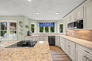 105 Lounsbury Dr, Raynham, MA 02767 - Photo 8