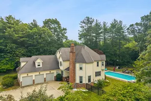 105 Lounsbury Dr, Raynham, MA 02767 - Photo 2