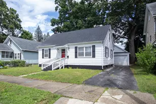83 Newhall St, Springfield, MA 01109 - Photo 1