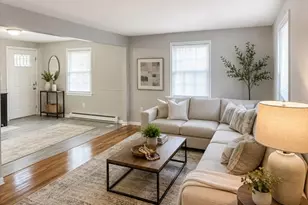 83 Newhall St, Springfield, MA 01109 - Photo 2
