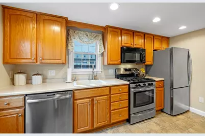 33 Jordan St, Beverly, MA 01915 - Photo 12