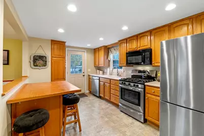 33 Jordan St, Beverly, MA 01915 - Photo 4