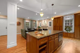 241 Ridge St, Winchester, MA 01890 - Photo 8