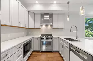 17 Vinton St, Boston, MA 02127 - Photo 1