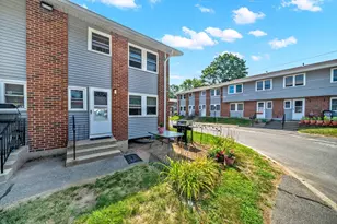 48 Manor Ct, Springfield, MA 01118 - Photo 12